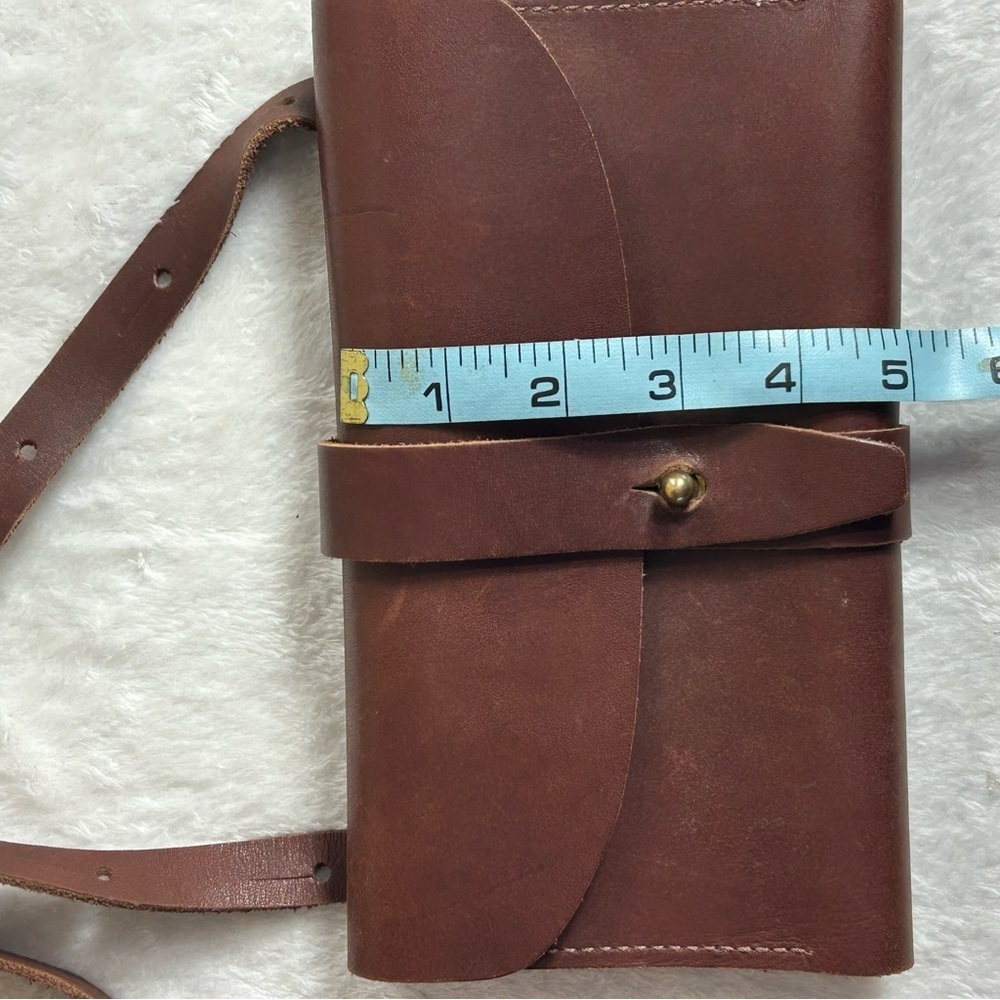 Urban Southern Elegant Brown Leather Envelope Crossbody Bag Adjustable Strap - Picture 11 of 12